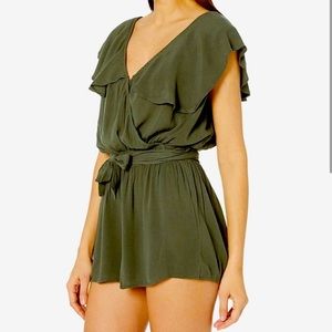 O'Neill Green Wrap Short Sleeves V Neck Romper size